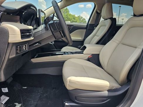 New 2025 Lincoln Corsair Grand Touring AWD/4WD image 13