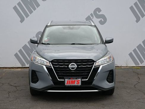 Used 2021 Nissan Kicks SV FWD image 2