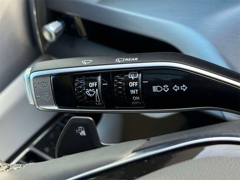 New 2026 Cadillac Vistiq Luxury image 16