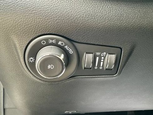 Used 2022 Jeep Compass Limited w/ Sun and Sound Group AWD/4WD image 15