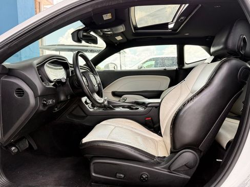 Used 2016 Dodge Challenger SXT Plus RWD image 18