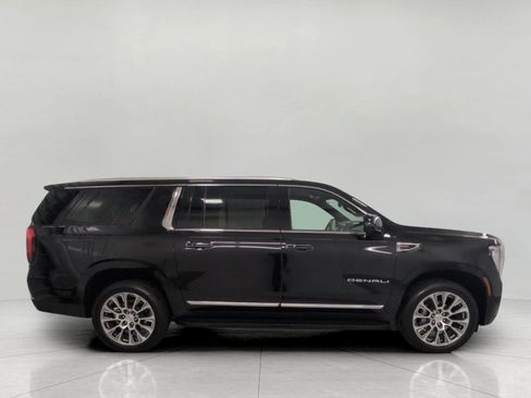 Used 2025 GMC Yukon XL Denali AWD/4WD image 11