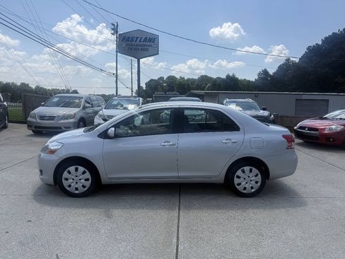 Used 2010 Toyota Yaris Sedan FWD image 4