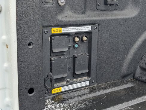 Certified 2021 Ford F150 Platinum w/ FX4 Off-Road Package image 11