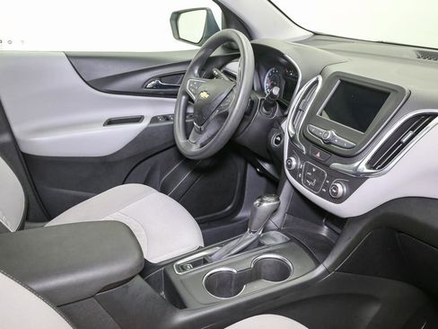 Used 2019 Chevrolet Equinox LS FWD image 18