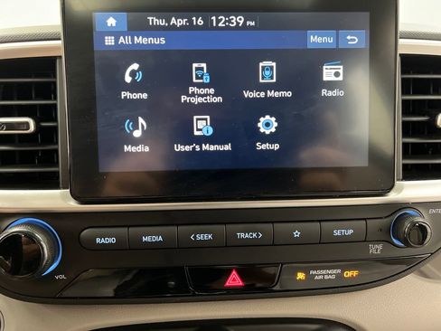 Used 2025 Hyundai Venue SEL FWD image 49