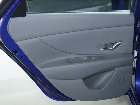 Certified 2024 Hyundai Elantra SEL w/ Convenience Package image 13