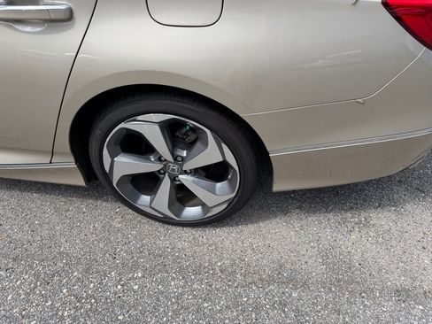 Used 2020 Honda Accord Touring image 8