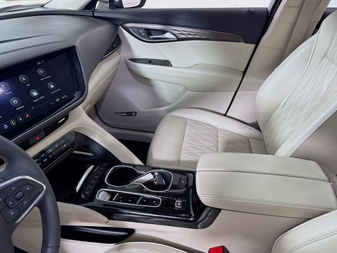 Used 2023 Buick Envision Avenir image 26