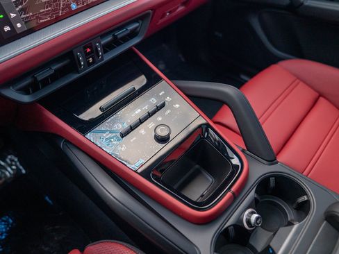 Certified 2026 Porsche Cayenne AWD/4WD image 21