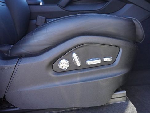 Used 2019 Porsche Cayenne E-Hybrid image 37