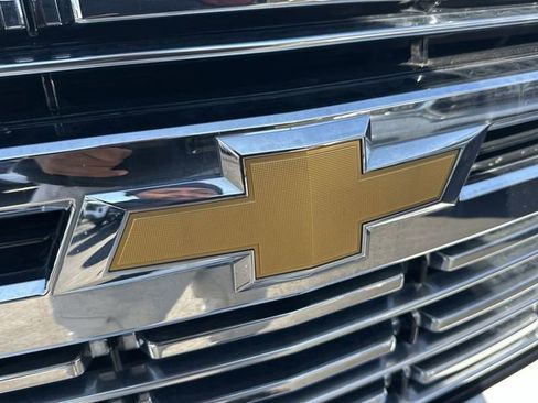 Certified 2023 Chevrolet Suburban Premier image 30