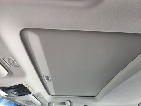 Used 2025 Lexus ES 350 w/ Premium Package image 26