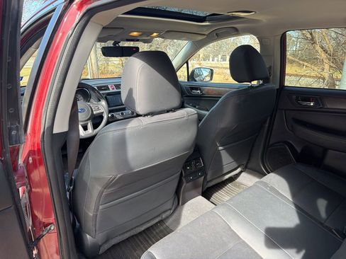 Used 2017 Subaru Outback 2.5i Limited image 13