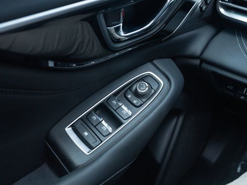 Used 2024 Subaru Outback Limited image 30