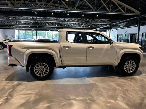 Used 2026 Toyota Tacoma Limited AWD/4WD image 6
