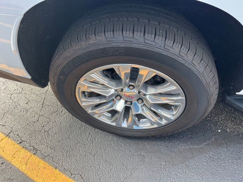 Used 2023 GMC Yukon Denali image 37