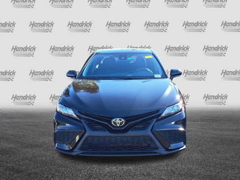 Used 2021 Toyota Camry SE w/ Convenience Package image 3