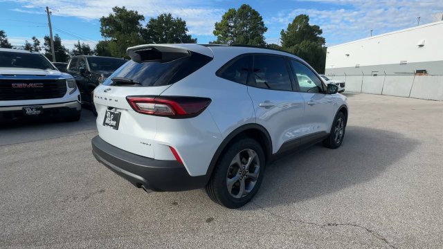 Used 2025 Ford Escape ST-Line Select AWD/4WD image 9