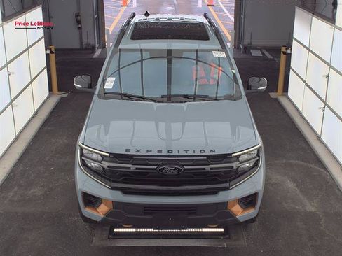 Used 2025 Ford Expedition Tremor AWD/4WD image 2