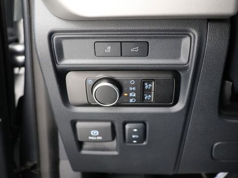 Used 2024 Ford Expedition XLT image 26