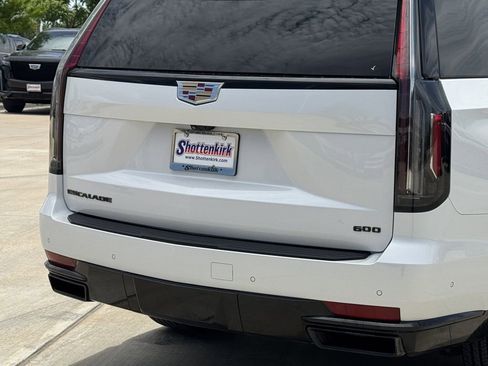 Used 2021 Cadillac Escalade Sport w/ Driver Assist Tech Package AWD/4WD image 6