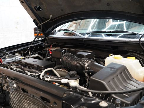 Used 2014 Ford F150 Raptor w/ Equipment Group 801A Luxury image 30