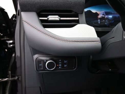 New 2025 Ford Explorer Active image 12