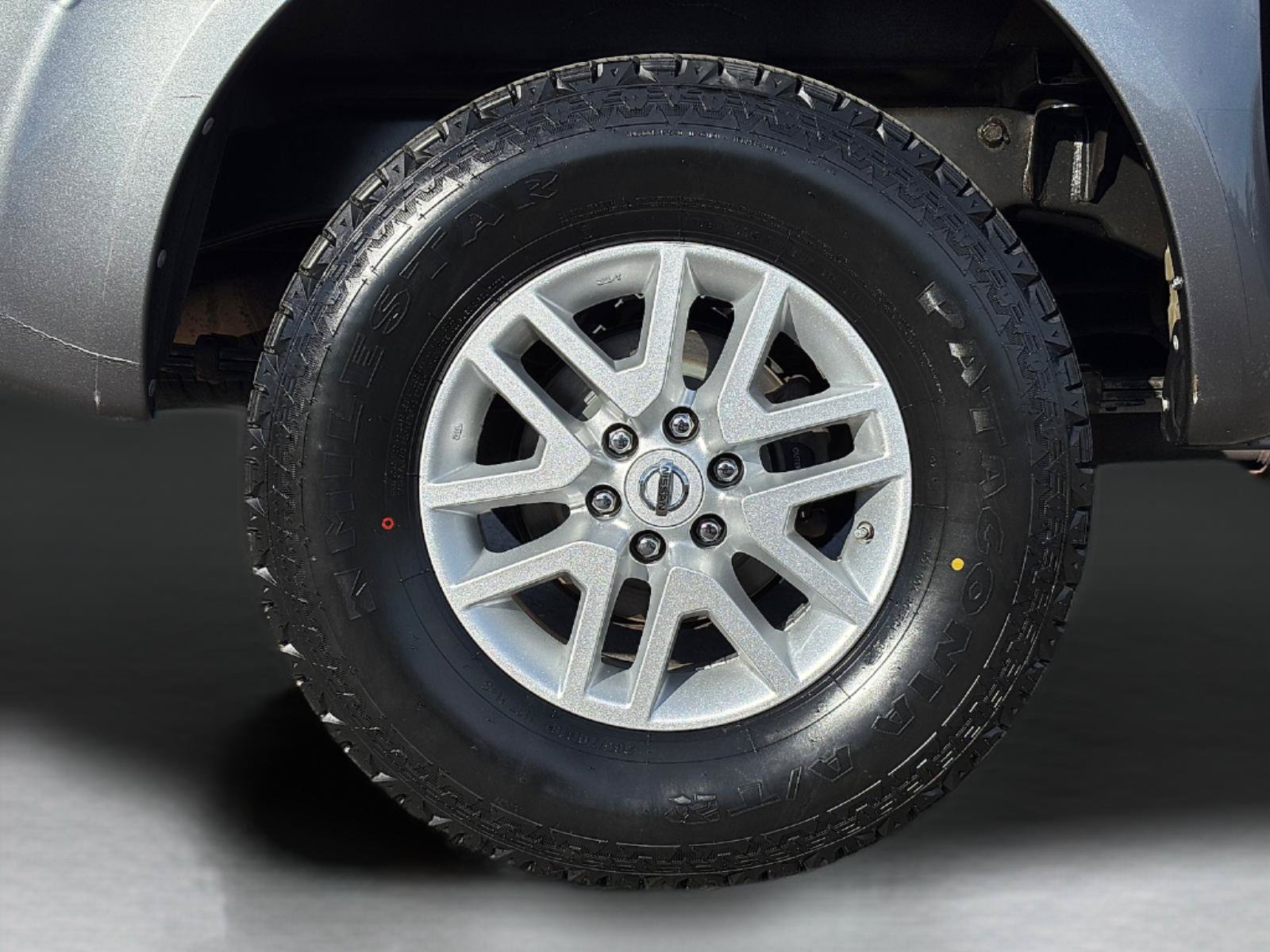 Used 2018 Nissan Frontier SV AWD/4WD image 9