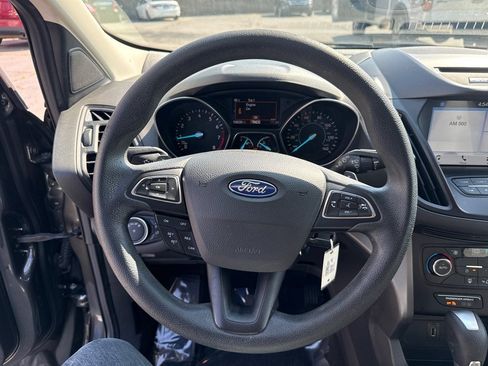 Used 2017 Ford Escape SE w/ Equipment Group 201A FWD image 15