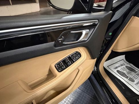 Used 2018 Porsche Macan image 13