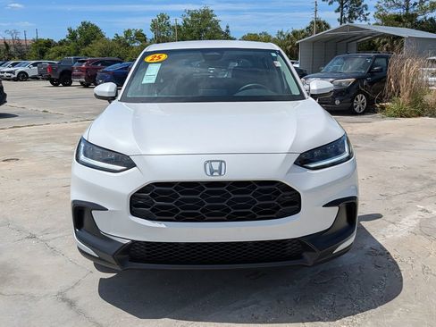 Used 2025 Honda HR-V LX image 3