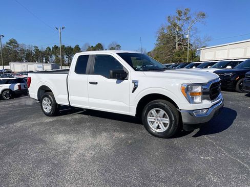 Used 2022 Ford F150 XLT image 2