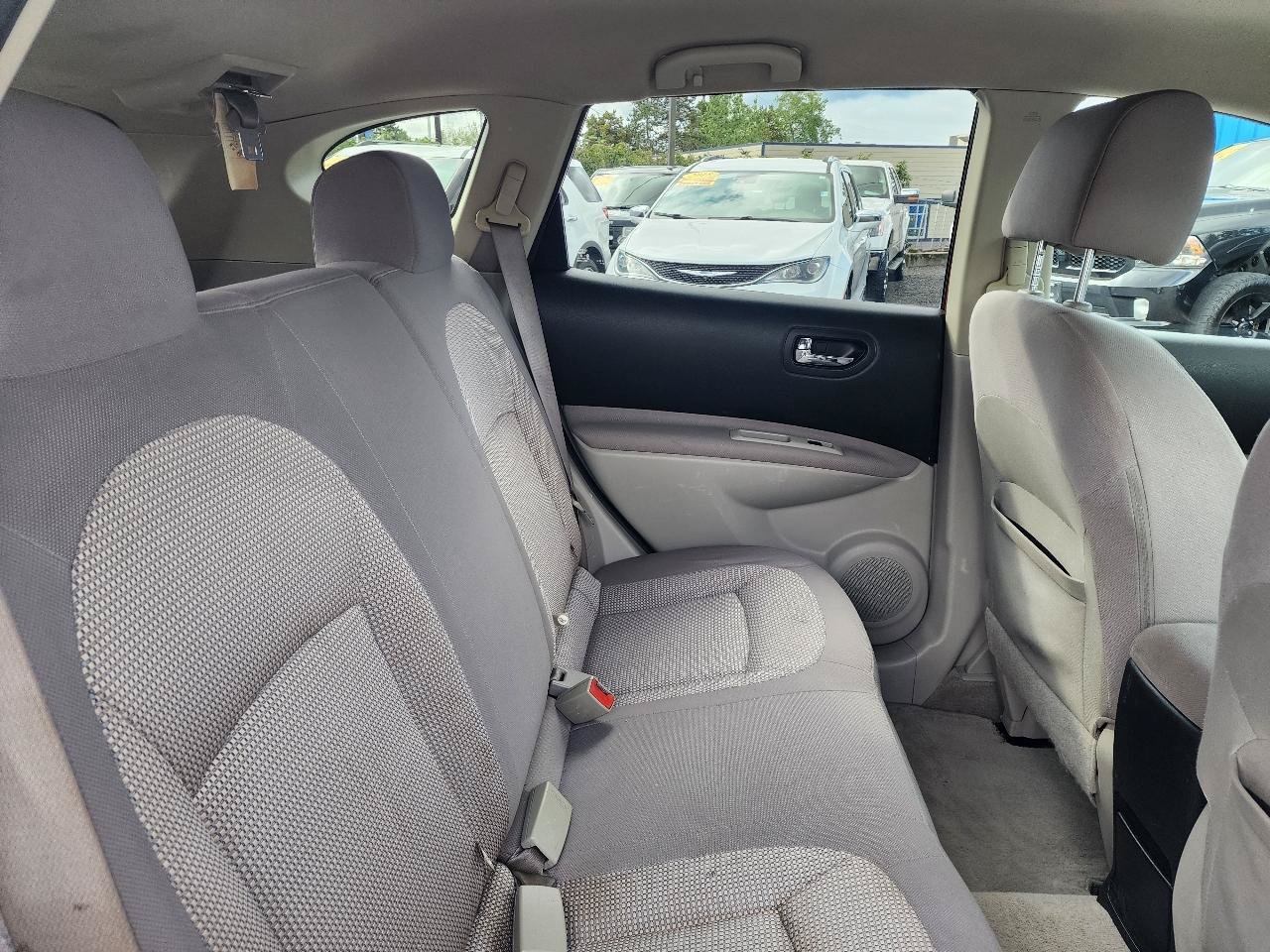 Used 2011 Nissan Rogue SV AWD/4WD image 24