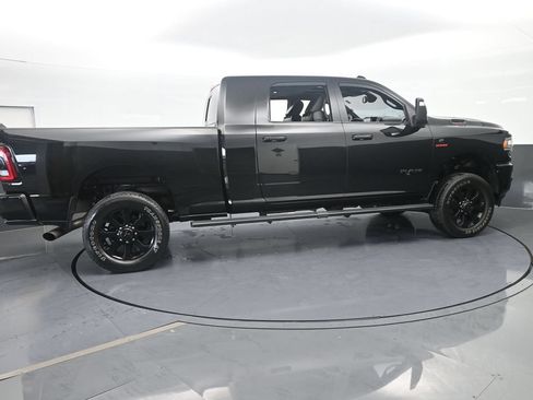 Used 2024 RAM 2500 Laramie w/ Night Edition AWD/4WD image 7