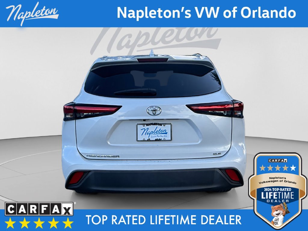 Used 2023 Toyota Highlander XLE FWD image 4