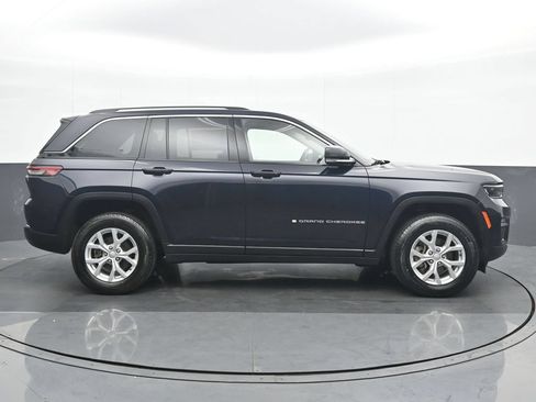 Used 2023 Jeep Grand Cherokee Limited AWD/4WD image 7