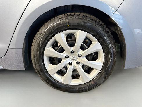 Used 2021 Toyota Corolla LE FWD image 36