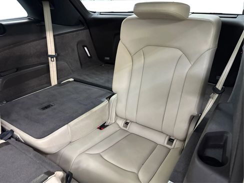 Used 2017 Audi Q7 3.0T Premium Plus w/ Premium Plus Package image 44