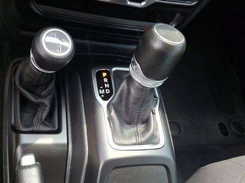 Used 2023 Jeep Wrangler Unlimited w/ Cold Weather Group AWD/4WD image 22