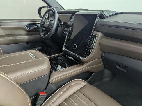 Used 2025 GMC Yukon Denali Ultimate image 25