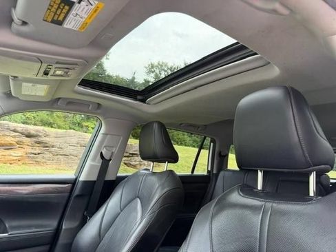 Used 2021 Toyota Highlander Limited AWD/4WD image 11