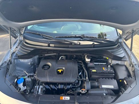Used 2025 Kia Soul LX w/ LX Technology Package FWD image 30