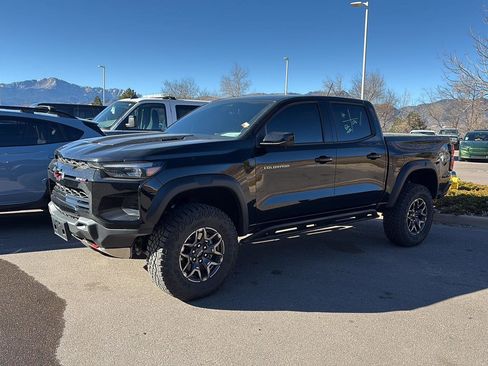 Used 2025 Chevrolet Colorado ZR2 w/ Technology Package image 2