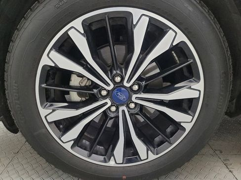 Used 2022 Ford Escape SE w/ SE Sport Appearance Package image 31