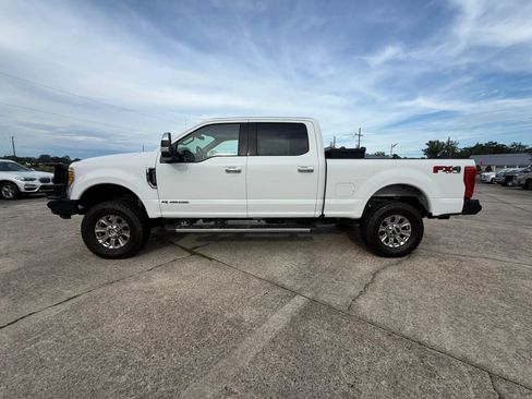 Used 2017 Ford F250 XLT w/ XLT Premium Package AWD/4WD image 2