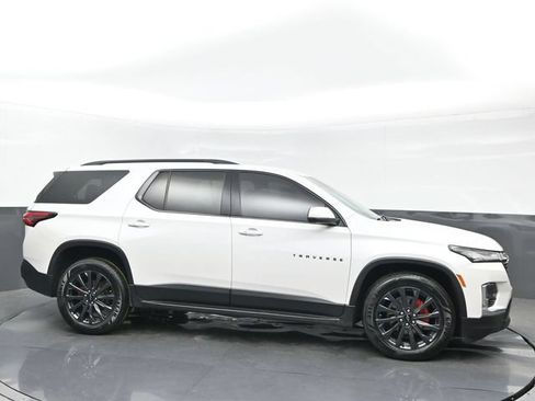 Used 2022 Chevrolet Traverse RS FWD image 7