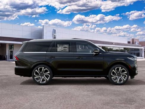 New 2027 Lincoln Navigator Black Label AWD/4WD image 5