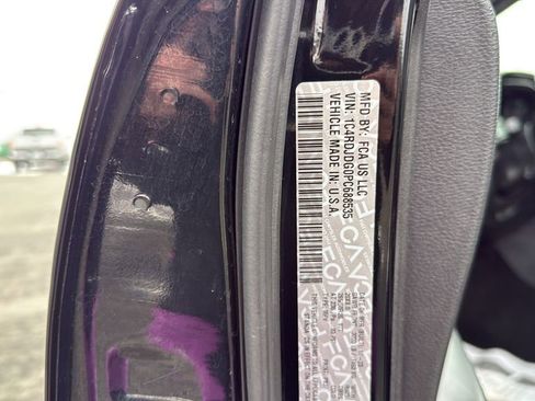 Used 2023 Dodge Durango GT image 38