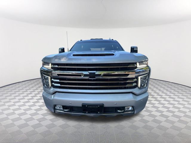 Used 2022 Chevrolet Silverado 2500 High Country AWD/4WD image 2